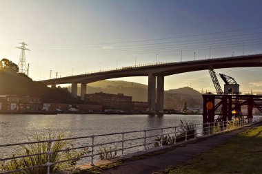 Bilbao Şehir Köprüsü, Kuzey camino de Santiago bölümünde, nehirde görüntülemek