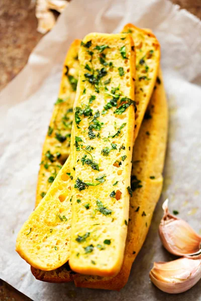 Garlic bread with parsley