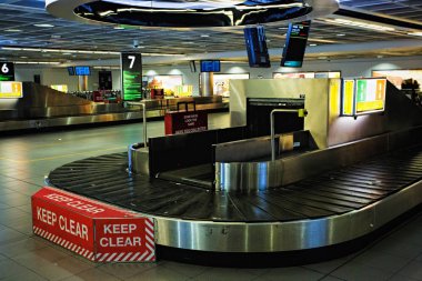 Boş Bagaj kemer/carousel Terminal bir Dublin airport, Dublin, İrlanda, 14 Ağustos 2017