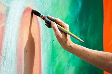 El sanatçı boya portresi 