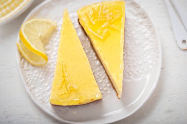 Sicilya limon ricotta peynirli kek dilimleri 