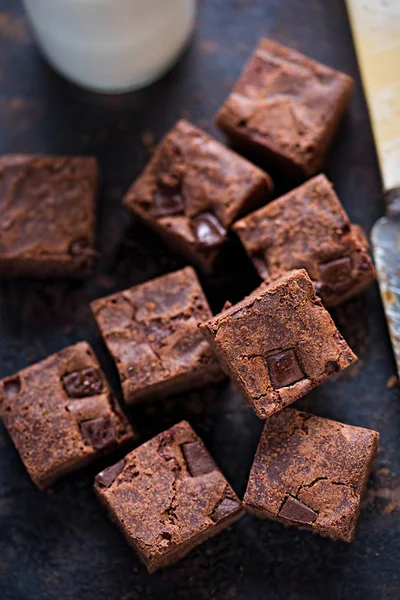 Chocolate Chip Sliced Brownies — Stock Photo, Image