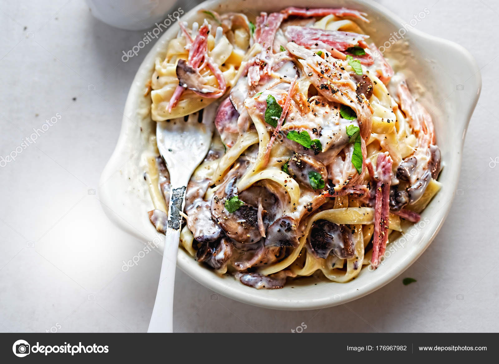Спагетти с копченым мясом Спагетти с копченым мясом