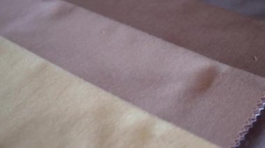 Tekstil kumaş renk örnekleri terziler Atölyesi'nde dokular