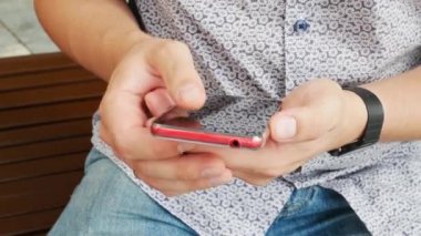 Dokunmadan eller Smartphone aygıt üzerinde Mans