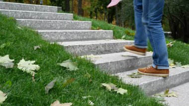 Gaziler gününde ABD bayrağı adamla yükselir