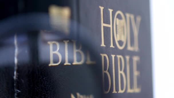 Неділя читання Святої Біблії — стокове відео