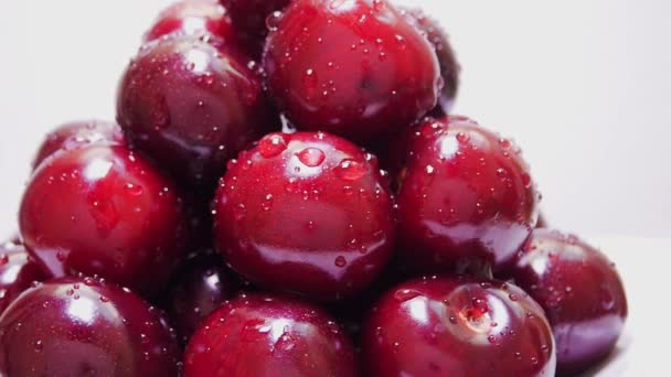 Juicy Cherries with Waterdrop Rotate — стоковое видео