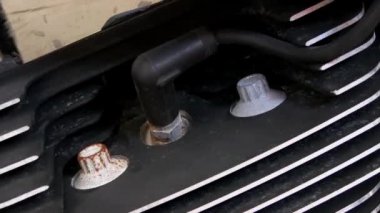 Buji motosiklet motor karbüratör üzerinde