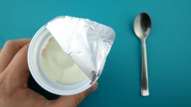 Yoğurt kavanoz açılış