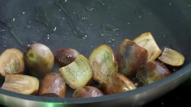Mini bebek patlıcan tava damlayan demir