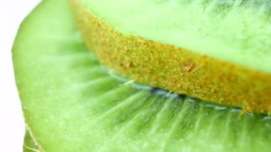 Dilim izole taze kivi