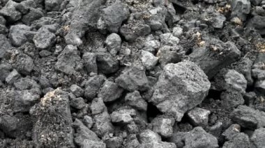 Kömürlerin doğal siyah endüstriyel yığınları