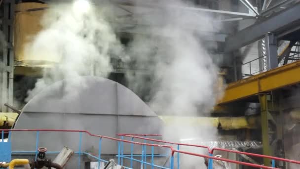 Vapor en planta de refinería de azúcar — Vídeos de Stock