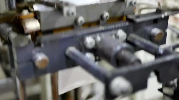 Machine d'emballage pour l'emballage de produits chimiques ou de poudres 