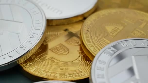 Bitcoin Бтд Ethereum Eth Litecoin Отк Монети Обертання Усьому Світі — стокове відео
