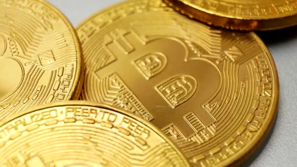 Oro Bitcoin BTC monedas giratorias — Vídeos de Stock