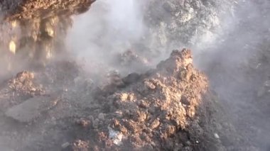 Hafriyat kışın. Dünya Ekskavatör digs