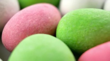 Çok renkli şeker fıstık Paskalya yumurtaları için benzer