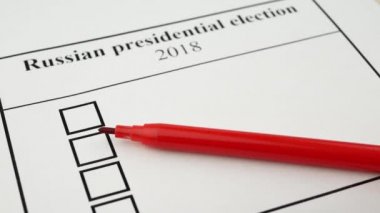 Rusya'nın ulusal bayrak kırmızı kalemle tarafından bir oy oy el