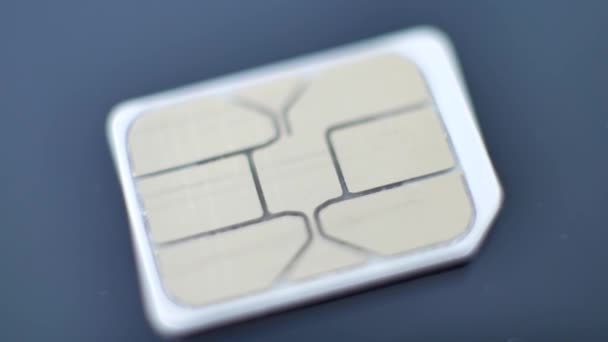 Белая нано SIM-карта — стоковое видео