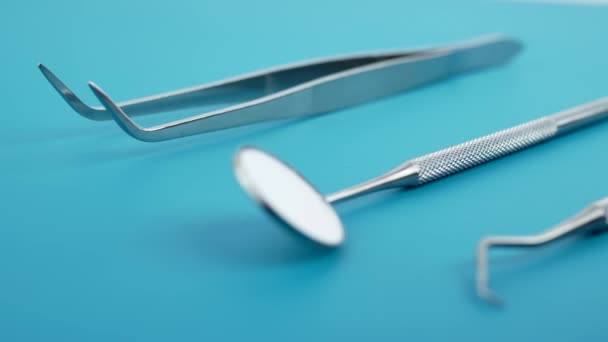 Profesionální zubní nástroje v zubní ordinaci — Stock video