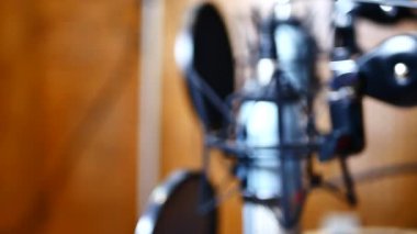 Stüdyoda telsiz mikrofon