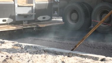 Yol İşçisi Asfalt Kaplama Tamiri