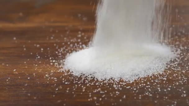 Şeker Kumu Ahşap Yüzeye Düştü — Stok video
