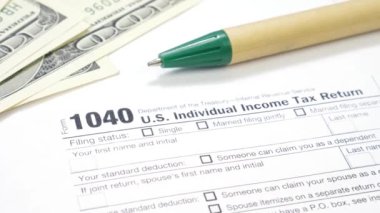 Form 1040 A.B.D. Bireysel Gelir Vergisi Pem ve Dolar Faturalarıyla Dönüş