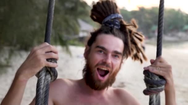 Man Emotion Smiles on Vacation at Tropical Beach — Stock Video