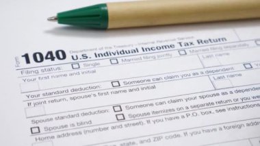 Mens Hand Fills 1040 Tax Form