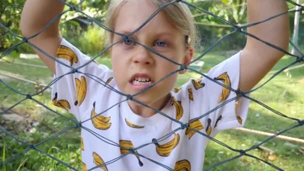 Cute Little Girl Screams — Wideo stockowe