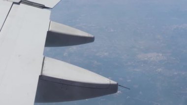 Kargo Uçağı Gökyüzünde Uçuyor