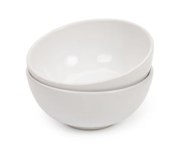 Ciotole rotonde in ceramica bianca per alimenti, isolate su — Foto Stock