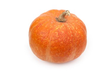 Beyaz bir arka plan üzerinde izole taze, olgun sarı kabak