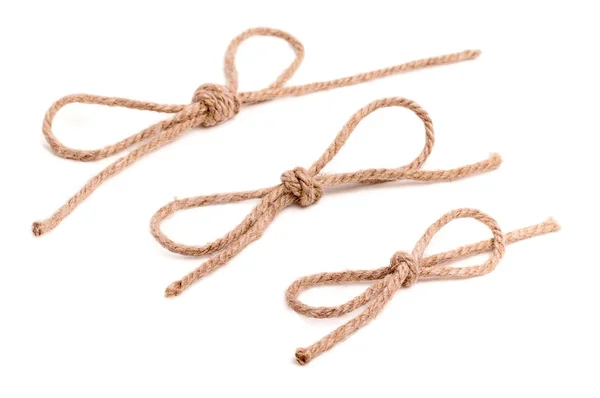 Набір з трьох вузлів мотузки, ізольовані на білому тлі . — стокове фото