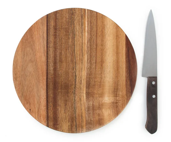 Nóż szefa kuchni w pobliżu deska do krojenia okrągła wykonane z drewna isol akacja — Zdjęcie stockowe