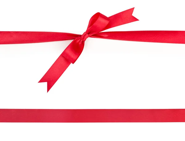Красный атласный подарок лента лук и лента без лука, изолированные на WH — стоковое фото