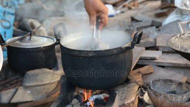 Tayland ülke yangın tarafından geleneksel pişirme