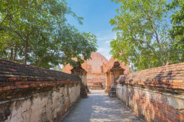 duvar tuğla ve yürüyüş yolu Ayutthaya, bu eski Tapınağı