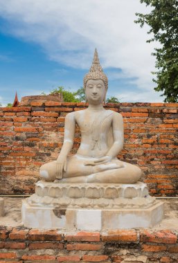 Buda heykeli Wat Yai Chai Mongkol, Ayutthaya, Tayland.