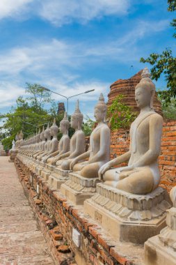 Buda heykeli Wat Yai Chai Mongkol, Ayutthaya, Tayland.