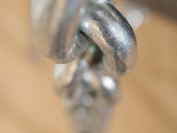 Detail kovového řetízku . — Stock fotografie