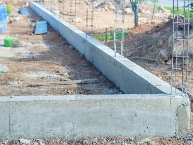 Duvar yapımı için beton ışın .