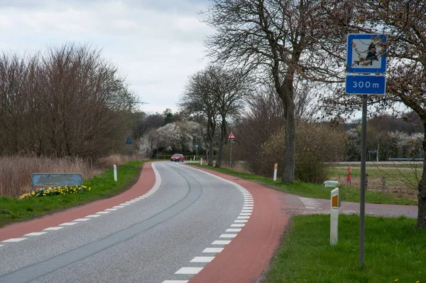 Weg in de buurt van Praesto fjord in Denemarken — Stockfoto