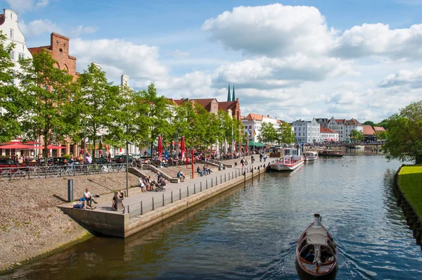 Lubeck, Almanya - 25 Mayıs 2017, Lubeck Kanallar yaz gün