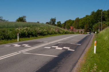 Hız tümseği Hillerod ve Allerod Danimarka arasında bir yolda