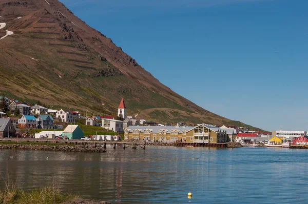 아이슬란드에 Siglufjordur의 마을 — 스톡 사진