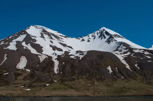 Montagnes à Siglufjordur en Islande du Nord — Photo